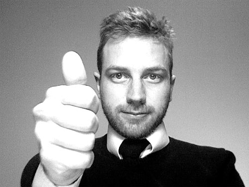Boss: You did a great job! boss praises employee