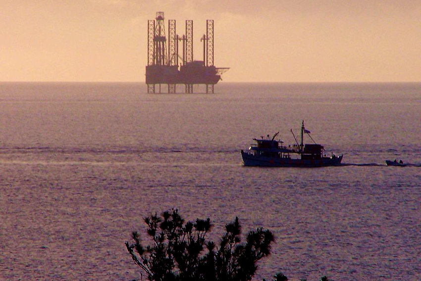 Offshore well construction