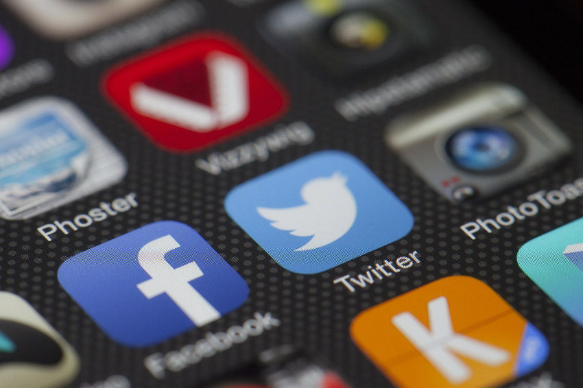 Facebook, Twitter, and other social media apps