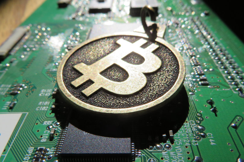 Bitcoin using blockchain technology