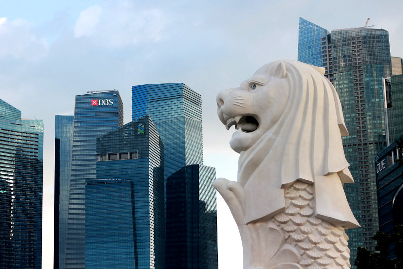 Merlion and the financial district, Singapore