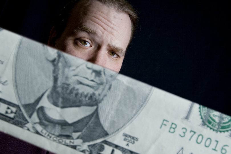 Tips for making smart financial choices this holiday season