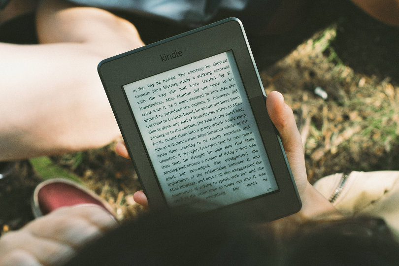 Amazon Kindle e-Reader