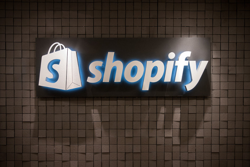 Shopify lit logo